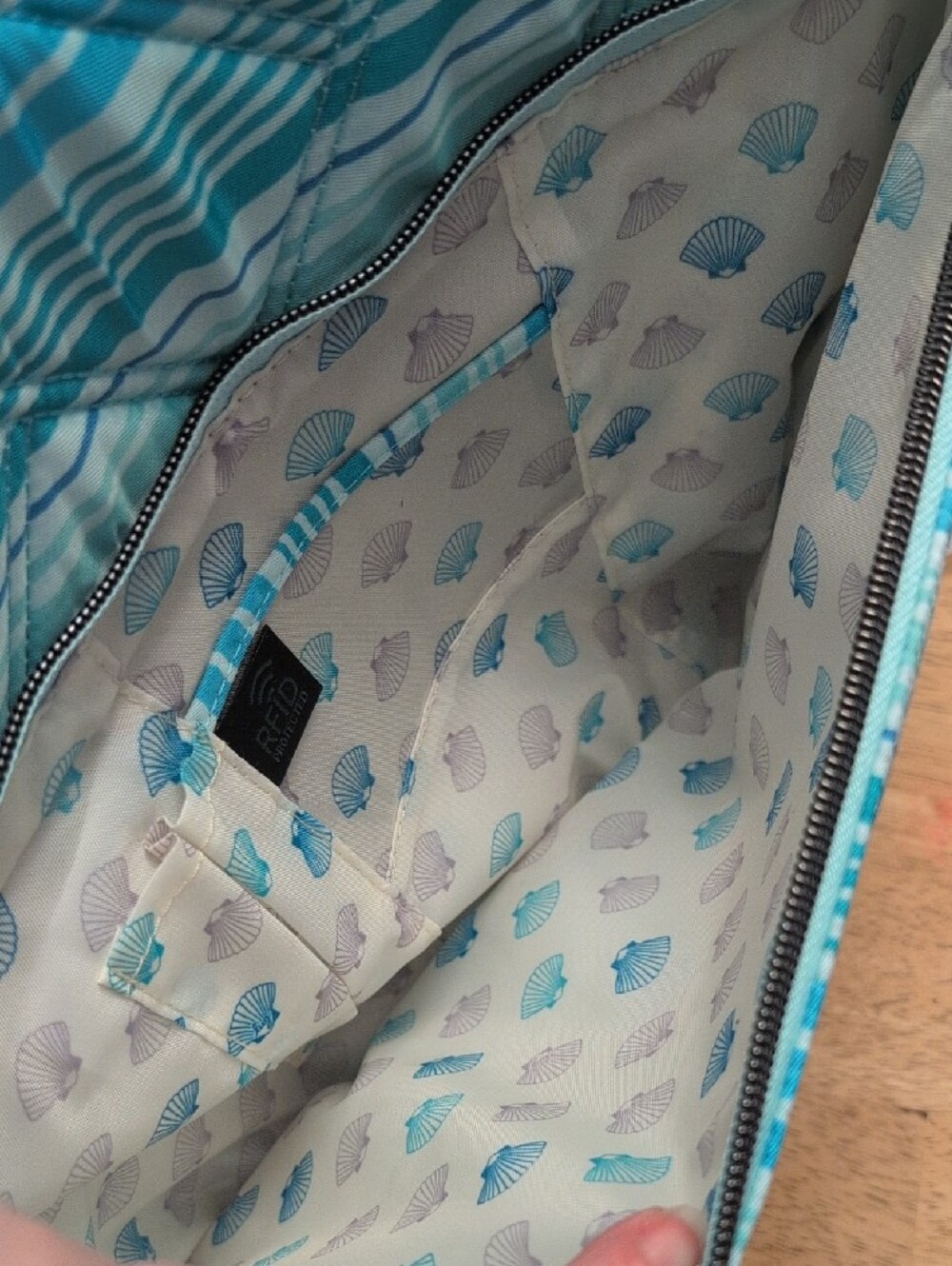 Lug Skyliner Light Blue Striped Quilted Tote Bag Love Waves Aqua - Picture 6 of 7